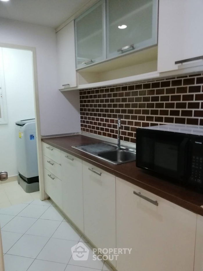 picture 2-BR Condo at Baan Siri Sukhumvit 10 Condominium near BTS Nana (ID 549388) - 7/19