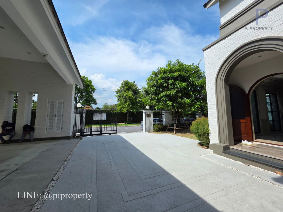 picture For Rent: Luxurious Villa in Grand Bangkok Boulevard Sukhumvit with 4 Bedrooms & 5 Bathrooms - 3/44