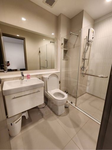 Studio condo for rent, 27 sqm, Life Asoke Hype