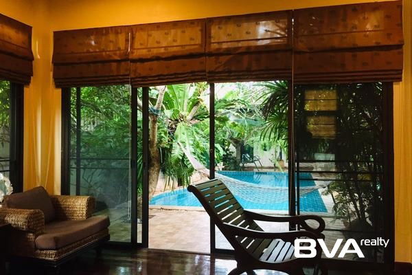 picture Baan Anda house for rent East Pattaya, 3 bedrooms , 4 bathrooms, close to Tara Pattana Intl' school - 7/34