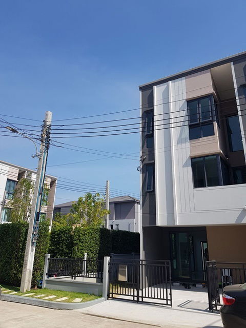 picture Fur as advertised! Phahonyothin Vibhavadi Green Line BTS KPO 700m. For rent 3-story townhouse back c - 1/8