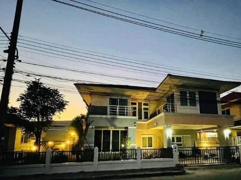 ให้เช่าบ้านเดี่ยวย่านถนนหทัยราษฏร์ ใกล้ตลาดมารวย โครงการหมู่บ้านถาพร หลังใหญ่ 4 ห้องนอน พร้อมอยู่