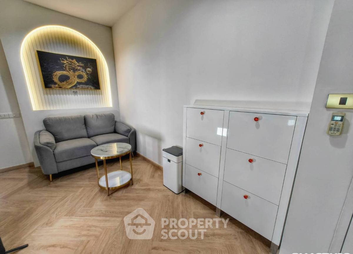 picture 2-BR Condo at Life @ Phahol-Ari near BTS Saphan Khwai (ID 1946439) - 7/18