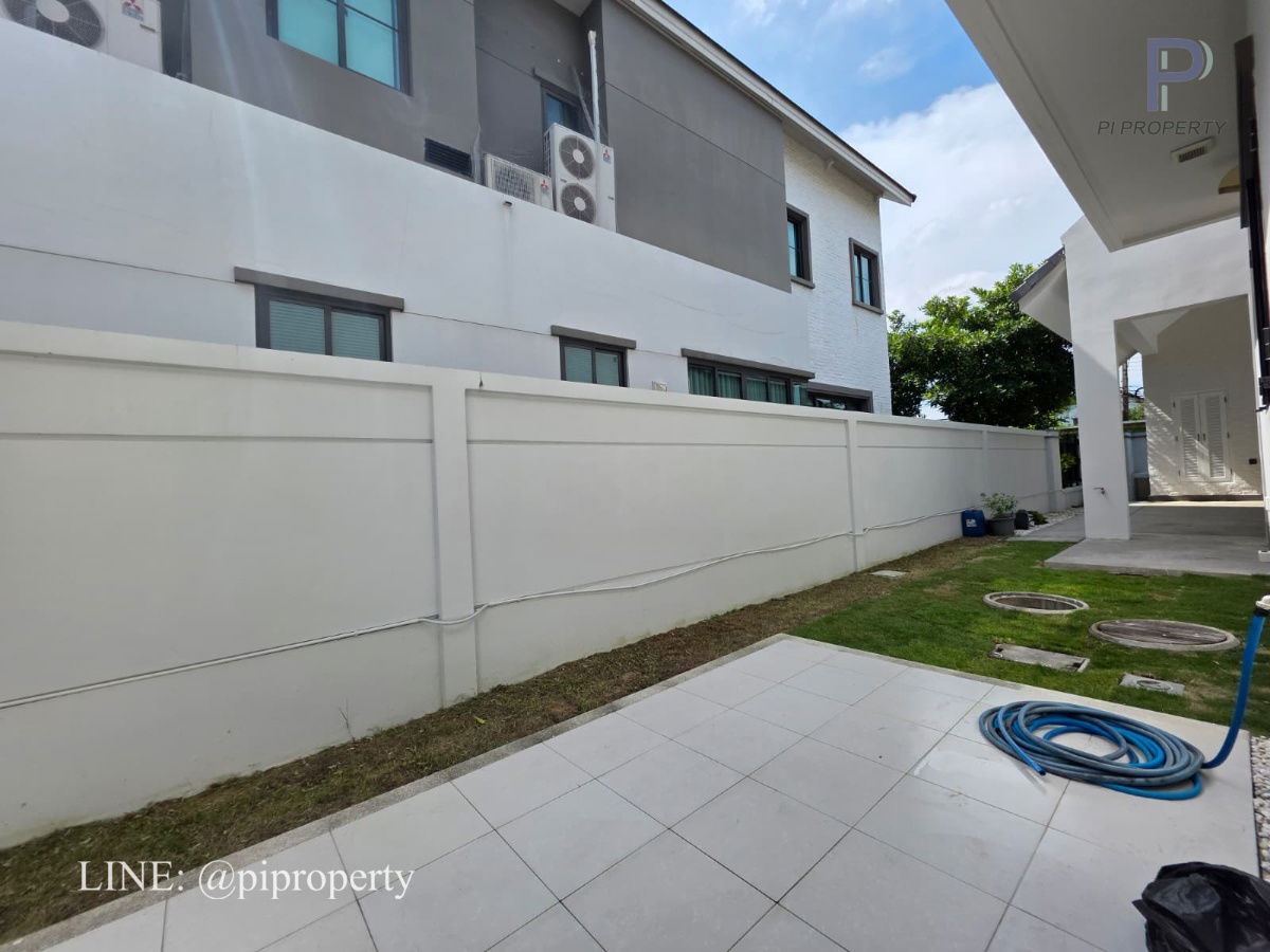 picture For Rent: Luxurious Villa in Grand Bangkok Boulevard Sukhumvit with 4 Bedrooms & 5 Bathrooms - 11/44