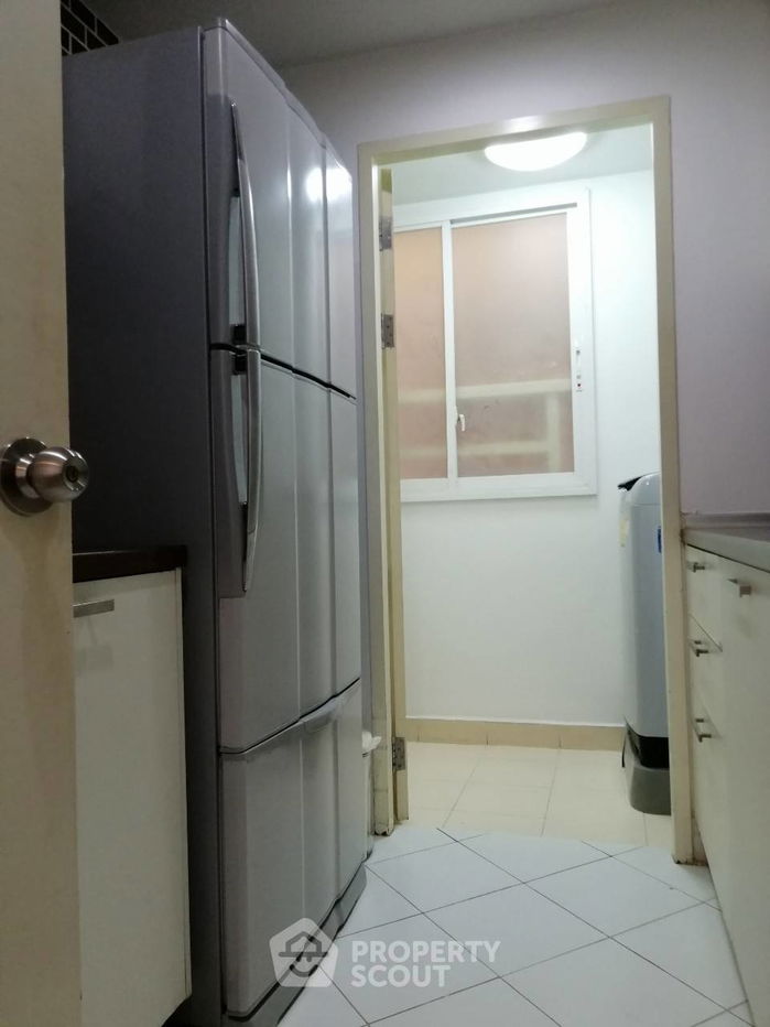 picture 2-BR Condo at Baan Siri Sukhumvit 10 Condominium near BTS Nana (ID 549388) - 11/19