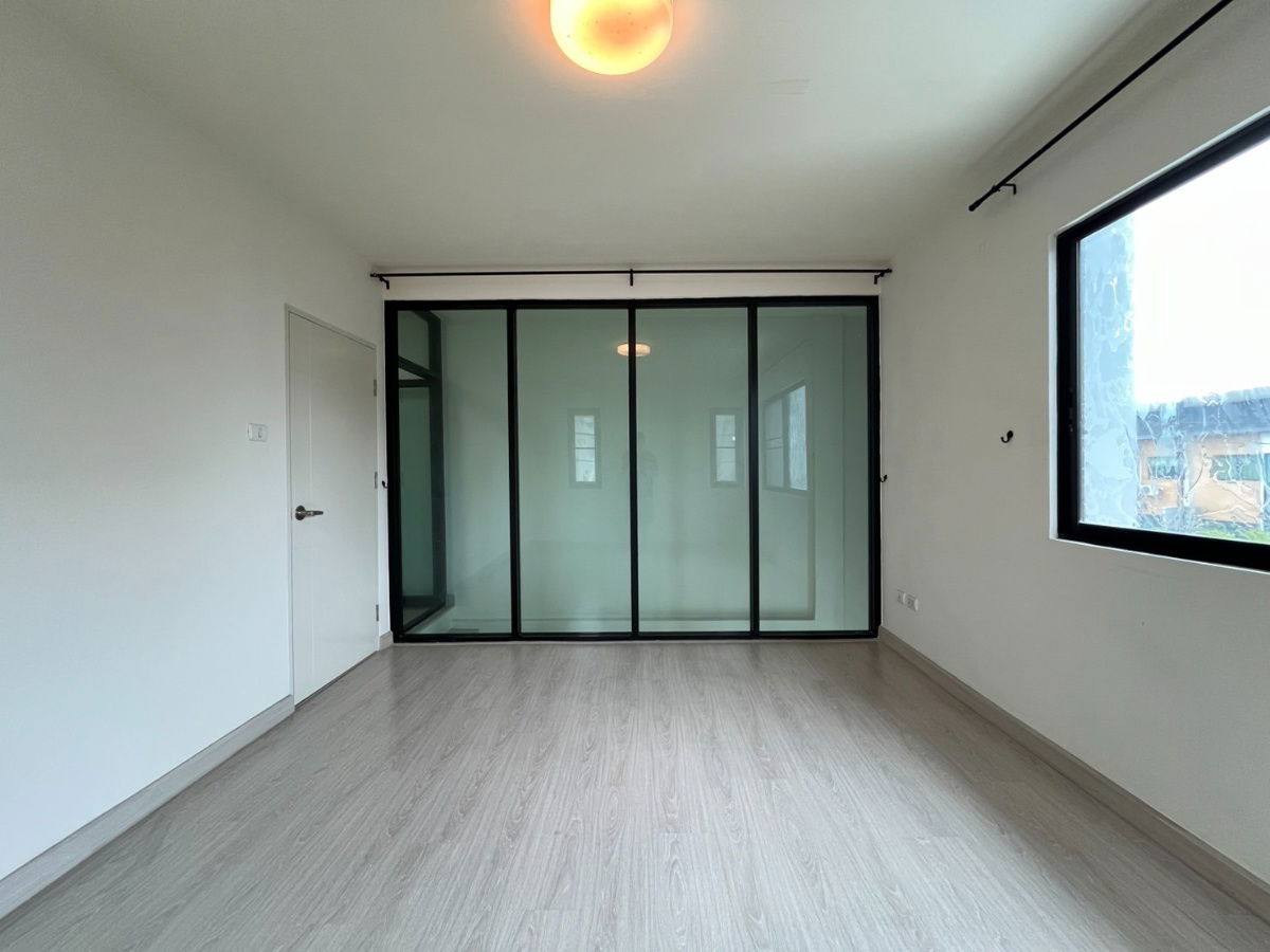 รูป ทาวน์โฮม 3 ชั้น หลังมุม โครงการ Eco Space บางนา-วงแหวน ทำเลตอบโจทย์ทั้งครอบครัวและคนทำงาน ใกล้เมกะบางนา–ทางด่วน–สนามบินสุวรรณภูมิ - รูปที่ 15/22