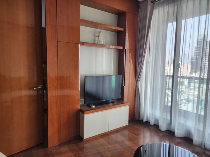 ว่างพร้อมอยู่ The Address28. 1นอน 52ตร.ม. Line id: @pfagent