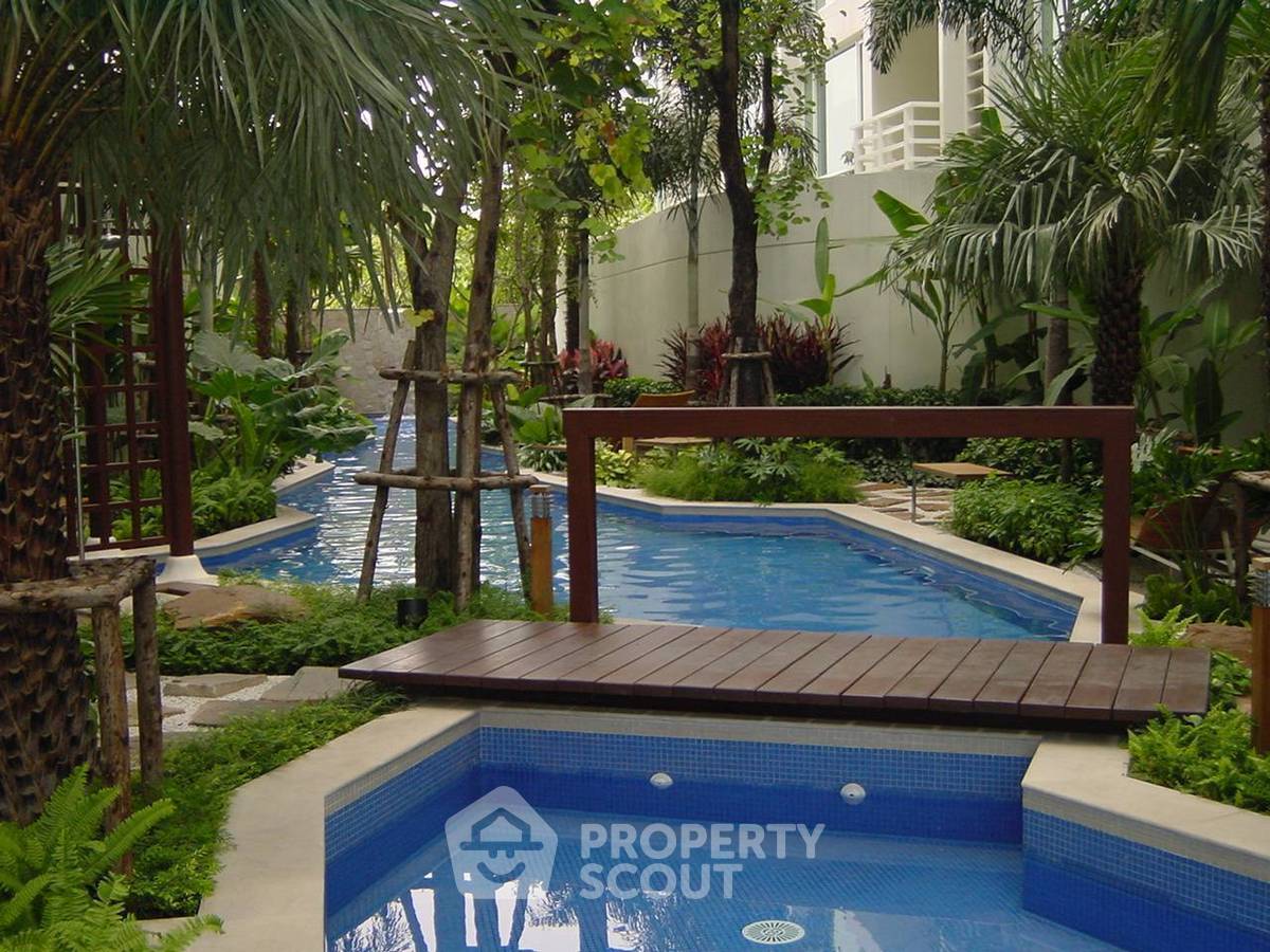picture 2-BR Condo at Baan Siri Sukhumvit 10 Condominium near BTS Nana (ID 549388) - 16/19