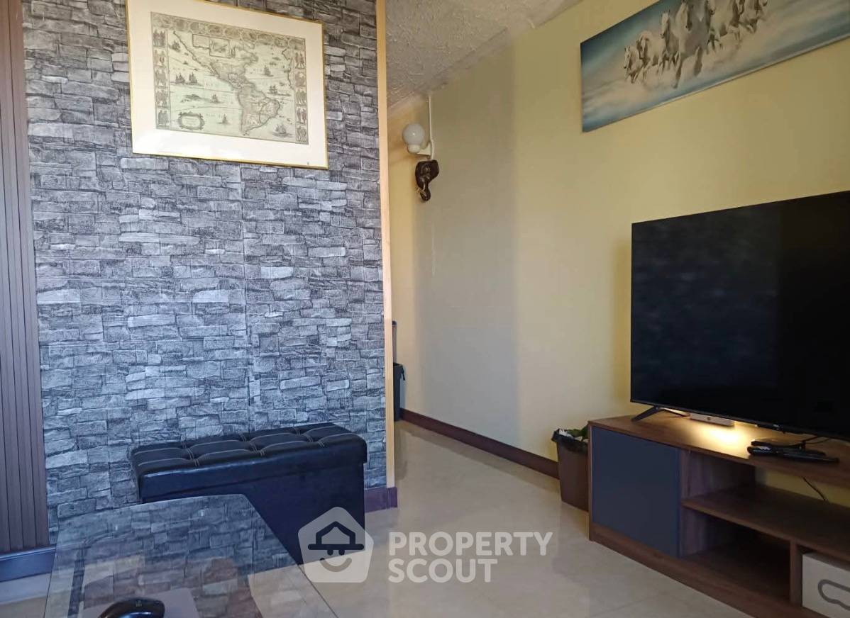 picture 1-BR Condo at Nakorn Ping Condominium in Chang Phueak (ID 2146667) - 6/12