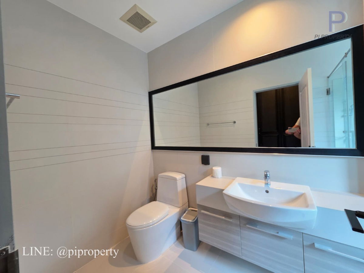 picture For Rent: Luxurious Villa in Grand Bangkok Boulevard Sukhumvit with 4 Bedrooms & 5 Bathrooms - 26/44