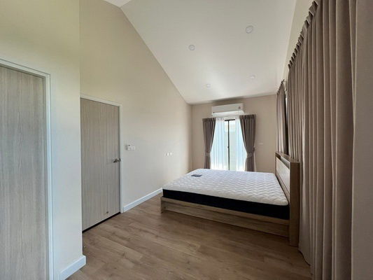 picture FOR RENT PERFECT PLACE RAMINTRA - WONGWAEN 3 / 3 bedrooms 2 bathrooms / 55 Sqw. 135 Sqm. **38,000** CLOSE TO SAFARI WORLD - 6/12