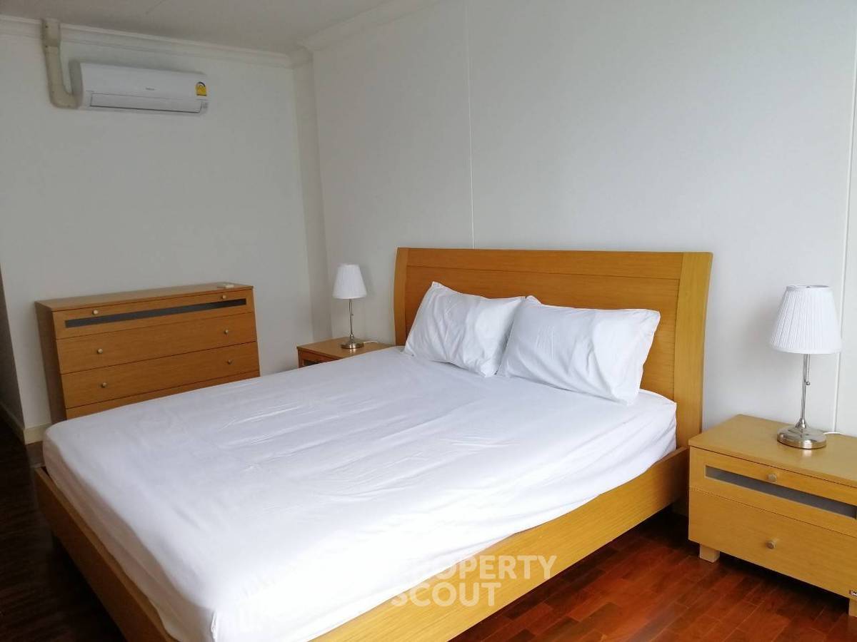 picture 2-BR Condo at Baan Siri Sukhumvit 10 Condominium near BTS Nana (ID 549388) - 5/19