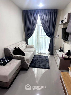 Townhouses for rent Prawet : 3-BR Townhouse at Golden Town 3 Bangna - Suanluang in Dokmai (ID 2150538)