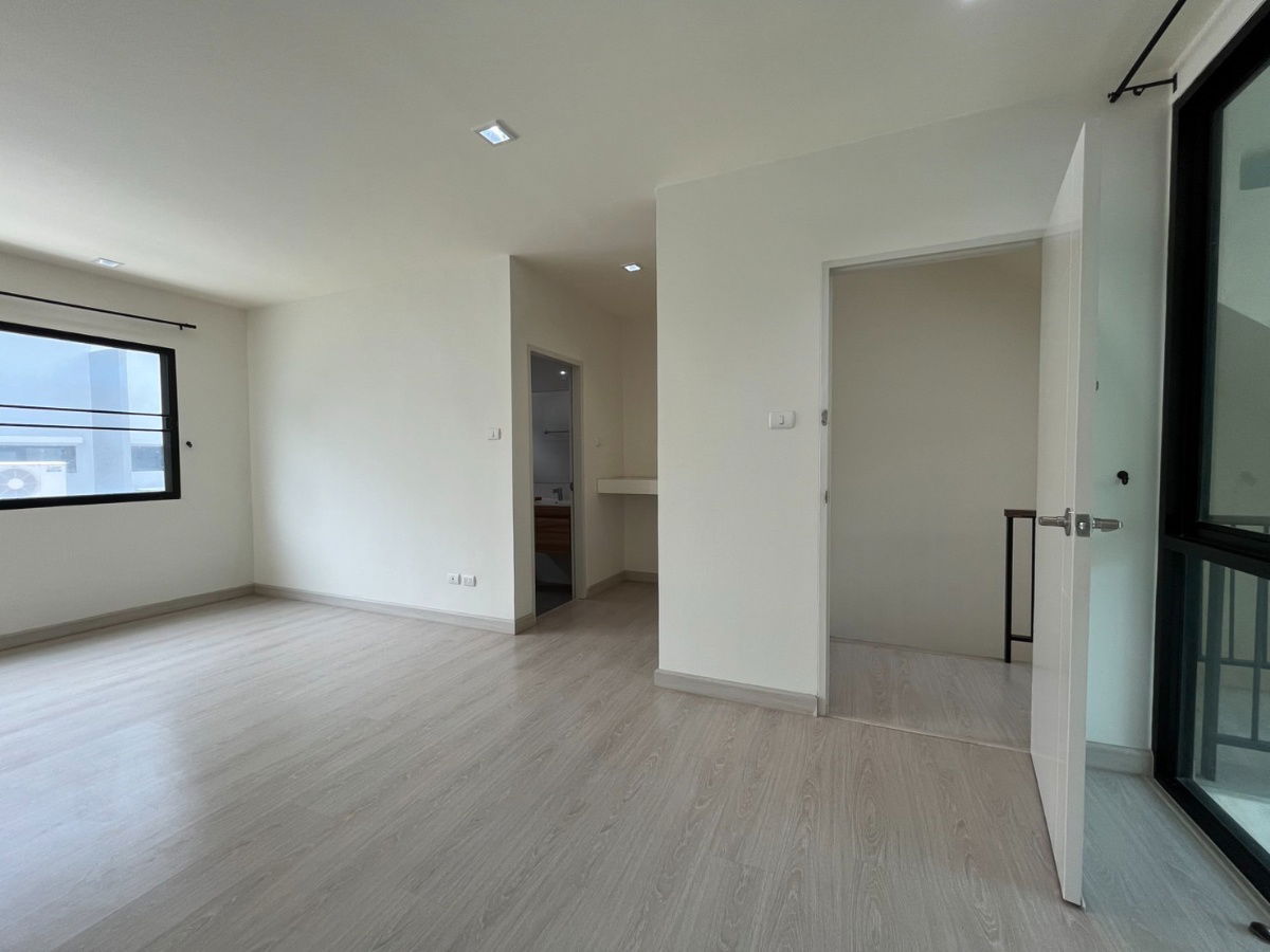 รูป ทาวน์โฮม 3 ชั้น หลังมุม โครงการ Eco Space บางนา-วงแหวน ทำเลตอบโจทย์ทั้งครอบครัวและคนทำงาน ใกล้เมกะบางนา–ทางด่วน–สนามบินสุวรรณภูมิ - รูปที่ 6/22