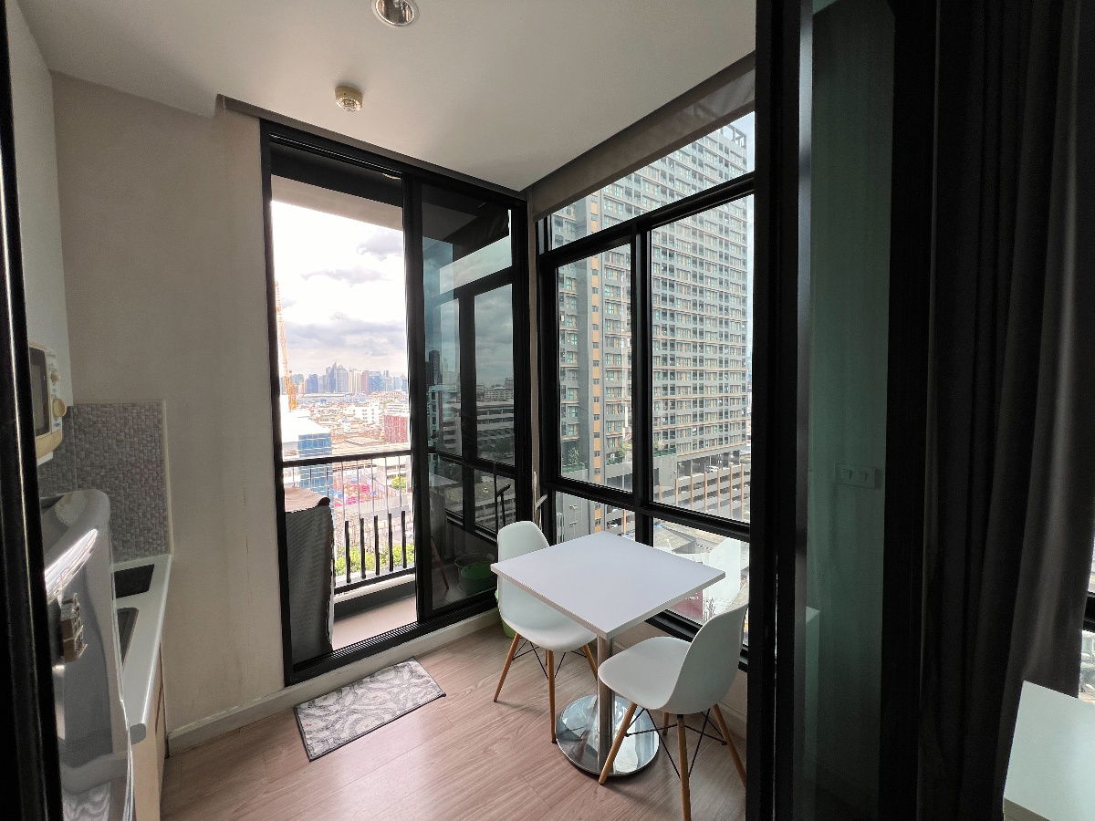 picture For rent 1 bedroom (Corner  Room)  BTS Victory Monument Station **  - 4/9
