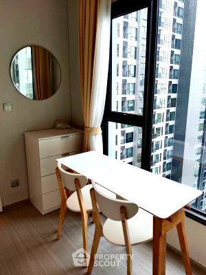 Condos for rent : 200m To BTS Chit Lom | 16th-Floor 2-BR At President Place (ID 1130871)