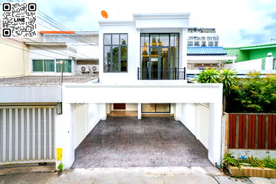 Townhouses for sale Petchburi Road Bangkok : TA7613📲Line ID @556ryccg 🏡Townhome Ekkamai12 / Pridi 31 3Bedroom 210 sqm Land area 132 sqm Fully furnished near Donki Mall, BTS Ekkamai