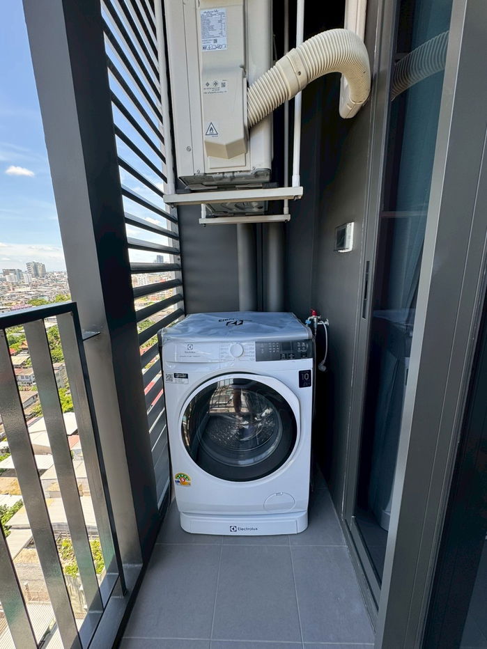picture 🏢 Room for Rent – Reference Sathorn-Wongwianyai 🔥 (Owner Post!) ✨ Brand-new unit, never rented before! ✨ 📍 Only 130 meters from BTS Wongwian Yai - 12/24