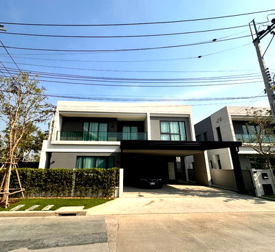 เช่าบ้านเดี่ยว เทสโก้โลตัส บางพลี : ให้เช่า 1 ห้อง ที่ : เซนโทร บางนา                              .
