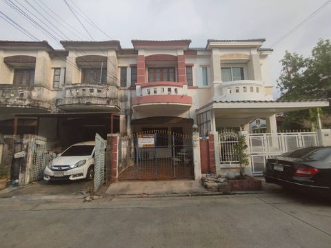 ขายทาวน์เฮ้าส์ หมู่บ้านบุศรินทร์ ทำเล : บางบัวทอง (ใกล้แยกบางพลู) ใกล้กรมที่ดินบางบัวทอง