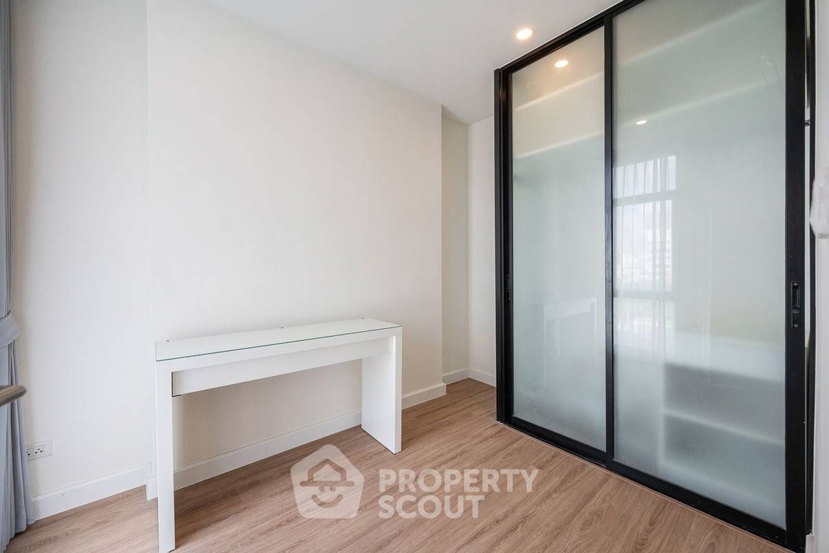 picture 2-BR Condo at Bangkok Horizon Sathorn near BTS Saint Louis (ID 1938613) - 5/40