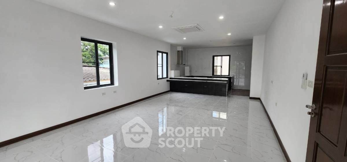 picture 5-BR House close to Sukhumvit (ID 1288943) - 15/34