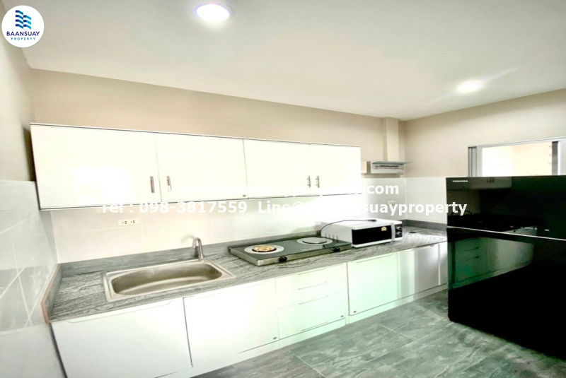 รูป ให้เช่า ทาวน์โฮม 3 ชั้น พร้อมเฟอร์ ถนนศรีนครินทร์ ใกล้ Paradise  - รูปที่ 4/11