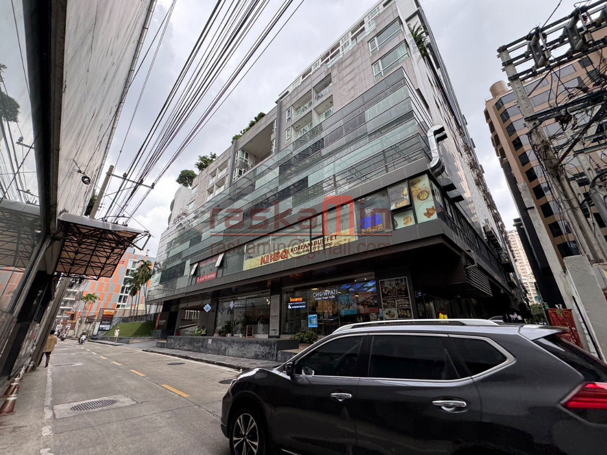 picture Office / Restaurant Space for Rent – 15 Sukhumvit Residence - 3/7