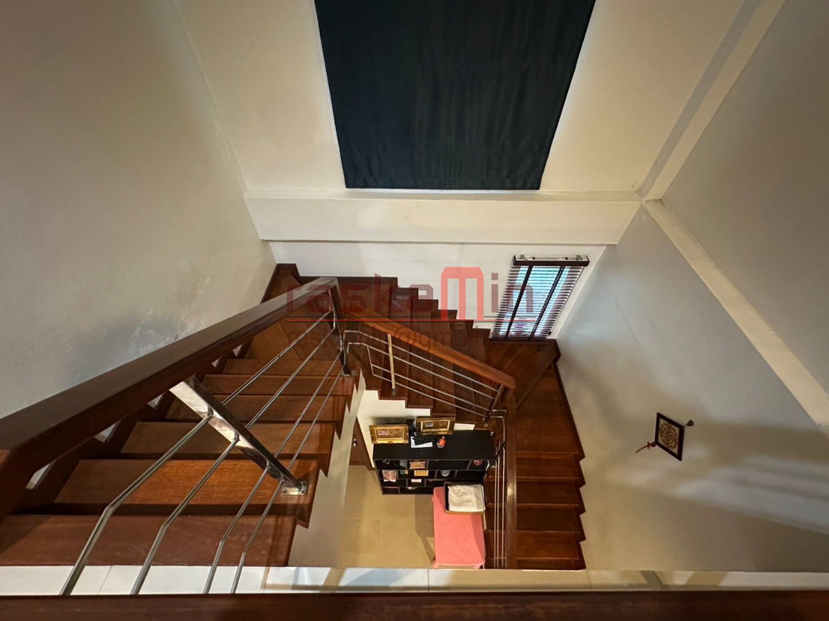 picture For Sale: Stunning Family Home at SP Village 5 - 25/25