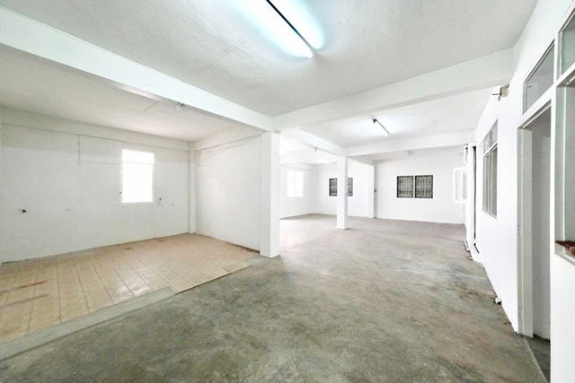 picture Airbnb 2 main expressways MRT Rama 9 station 80m. Central Rama 9 90m. for rent commercial build - 3/8