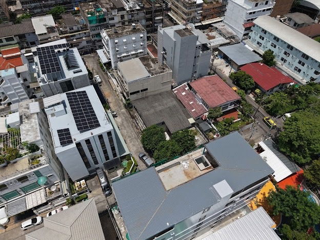 picture Land for Sale in Soi Pridi Banomyong 13 Only 400 meters from Sukhumvit 71! Double frontage, 99 sq.wah ！close to Makro / Max Value,St. - 5/15