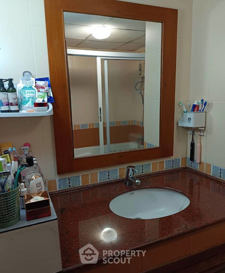 picture 1-BR Condo at Nakorn Ping Condominium in Chang Phueak (ID 2146667) - 11/12