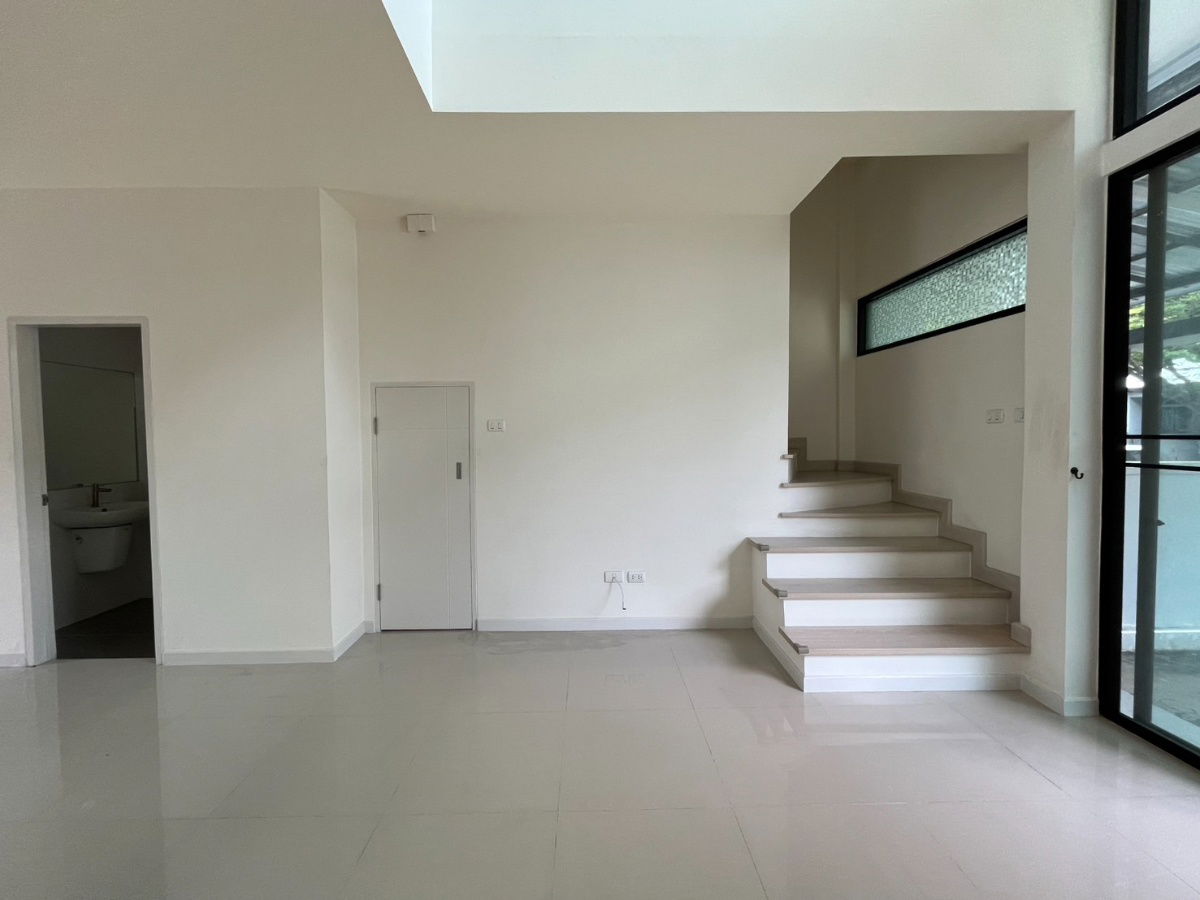 รูป ทาวน์โฮม 3 ชั้น หลังมุม โครงการ Eco Space บางนา-วงแหวน ทำเลตอบโจทย์ทั้งครอบครัวและคนทำงาน ใกล้เมกะบางนา–ทางด่วน–สนามบินสุวรรณภูมิ - รูปที่ 3/22