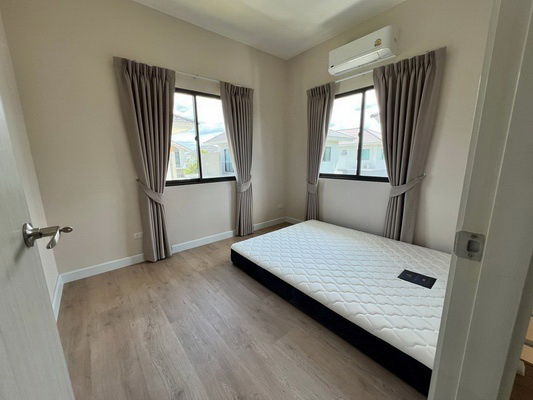 picture FOR RENT PERFECT PLACE RAMINTRA - WONGWAEN 3 / 3 bedrooms 2 bathrooms / 55 Sqw. 135 Sqm. **38,000** CLOSE TO SAFARI WORLD - 9/12