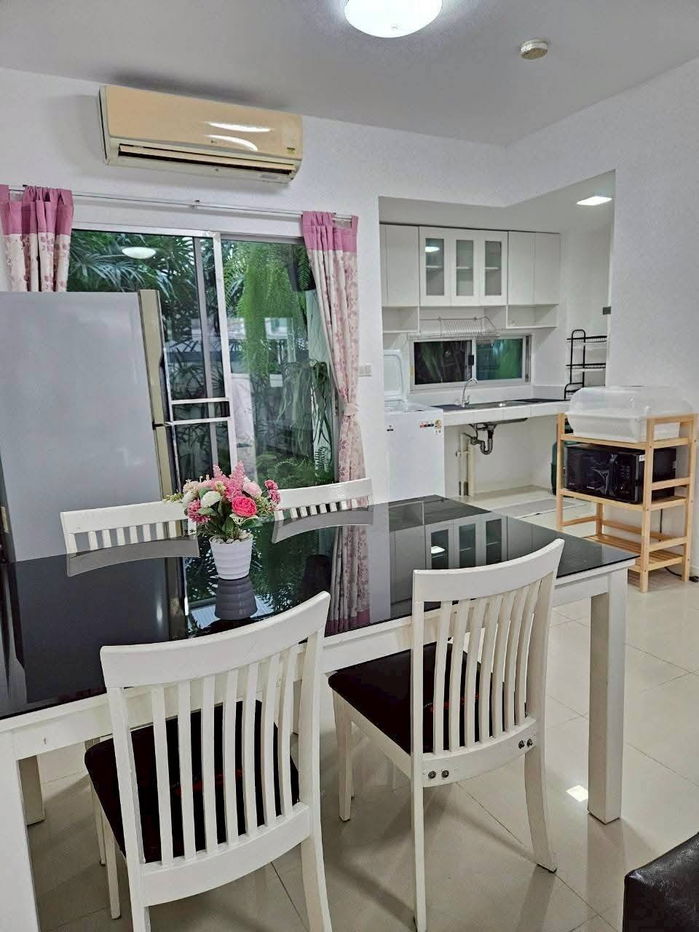 รูป ขาย เช่าบ้าน กรุงเทพกรีฑา ซ.7 " บ้านใหม่พระรามเก้า-ศรีนครินทร์ " ติดแอร์ทั้งหลัง พร้อมเฟอร์นิเจอร์ และฟูกที่นอนอย่างดีทุกห้องนอน จอดรถได้ 3 คัน - รูปที่ 4/21