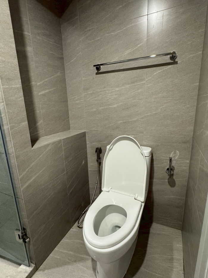 picture 🏢 Room for Rent – Reference Sathorn-Wongwianyai 🔥 (Owner Post!) ✨ Brand-new unit, never rented before! ✨ 📍 Only 130 meters from BTS Wongwian Yai - 5/24