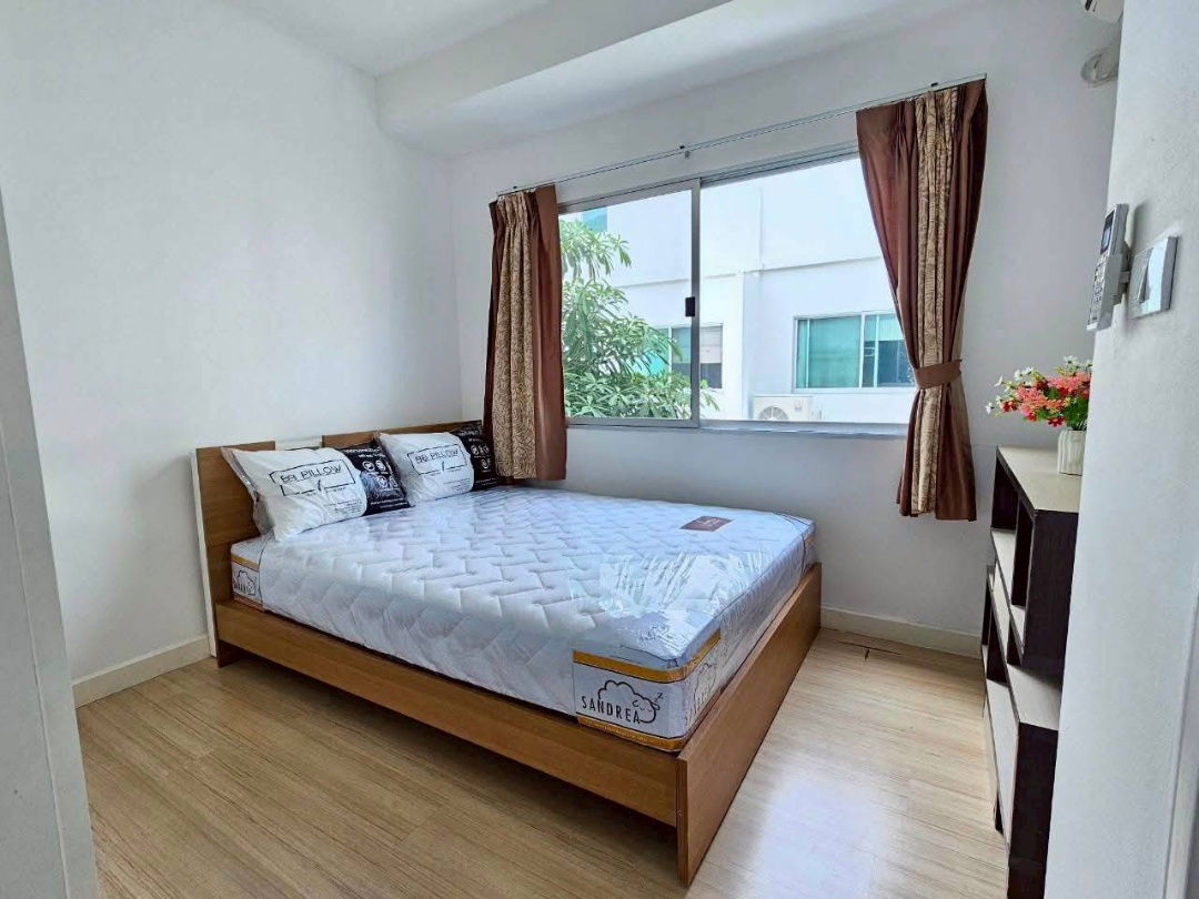 รูป ขาย เช่าบ้าน กรุงเทพกรีฑา ซ.7 " บ้านใหม่พระรามเก้า-ศรีนครินทร์ " ติดแอร์ทั้งหลัง พร้อมเฟอร์นิเจอร์ และฟูกที่นอนอย่างดีทุกห้องนอน จอดรถได้ 3 คัน - รูปที่ 11/21