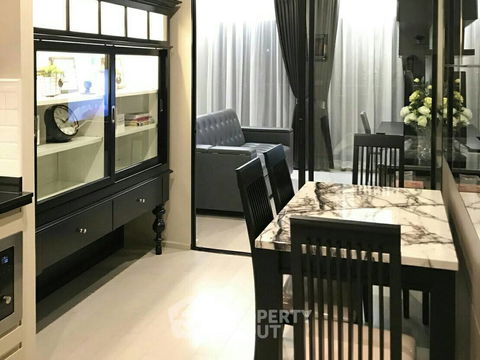 1-BR Condo at Noble Ploenchit near BTS Phloen Chit (ID 882044)