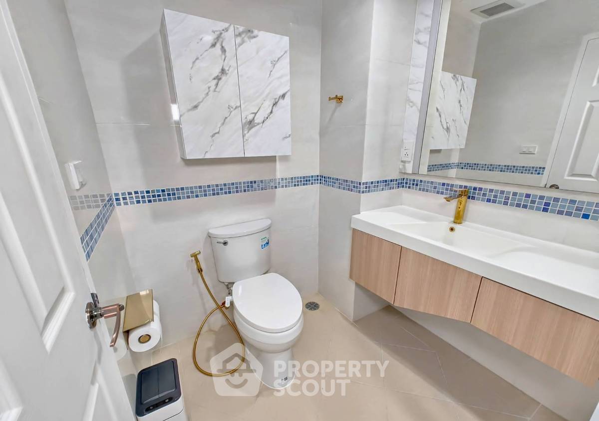 picture 2-BR Condo at Life @ Phahol-Ari near BTS Saphan Khwai (ID 1946439) - 15/18