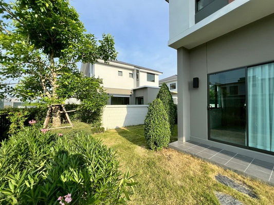 picture FOR RENT PERFECT PLACE RAMINTRA - WONGWAEN 3 / 3 bedrooms 2 bathrooms / 55 Sqw. 135 Sqm. **38,000** CLOSE TO SAFARI WORLD - 12/12