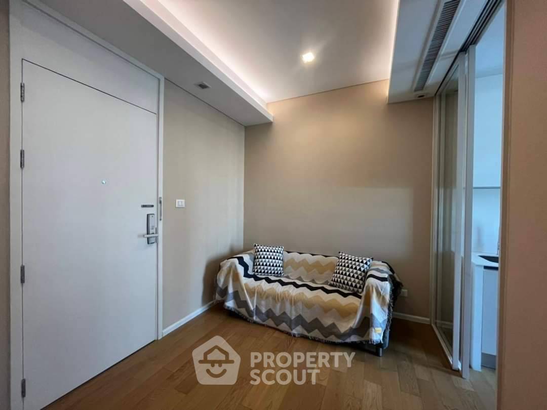 picture 1-BR Condo at The Saint Residences near MRT Phahon Yothin (ID 994731) - 1/10