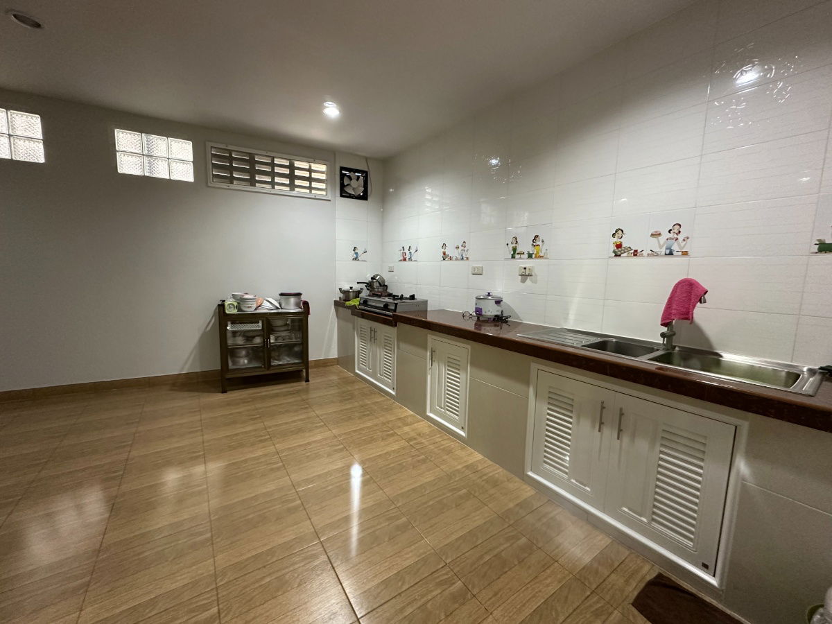 รูป ทาวน์เฮ้าส์ 3 ห้องนอน ใกล้กทม. พื้นที่เยอะ ใกล้แหล่งชุมชน - รูปที่ 8/16