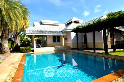 Houses for rent Petchburi : 4-BR Villa at Plumeria Pool Villa Hua Hin close to The Venezia (ID 2101639)