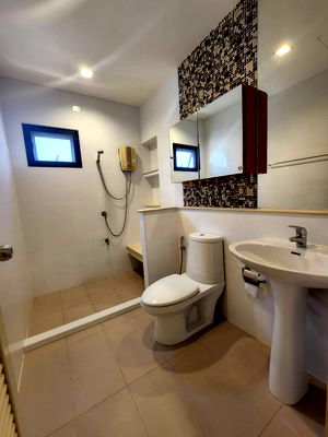 Houses for sale : 2-Storey Detached House for Sale in Laddaville Village, Project 4 – Move-in Ready, Excellent Condition    
