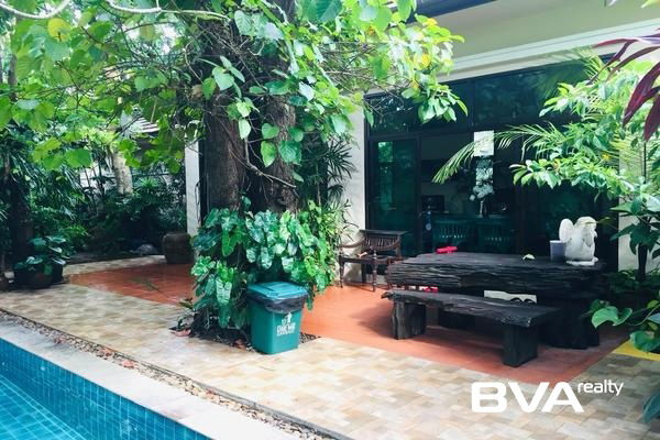 picture Baan Anda house for rent East Pattaya, 3 bedrooms , 4 bathrooms, close to Tara Pattana Intl' school - 13/34
