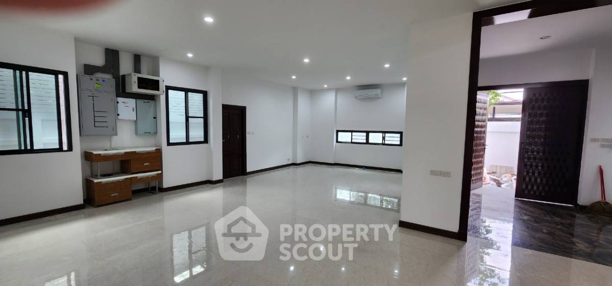 picture 5-BR House close to Sukhumvit (ID 1288943) - 8/34