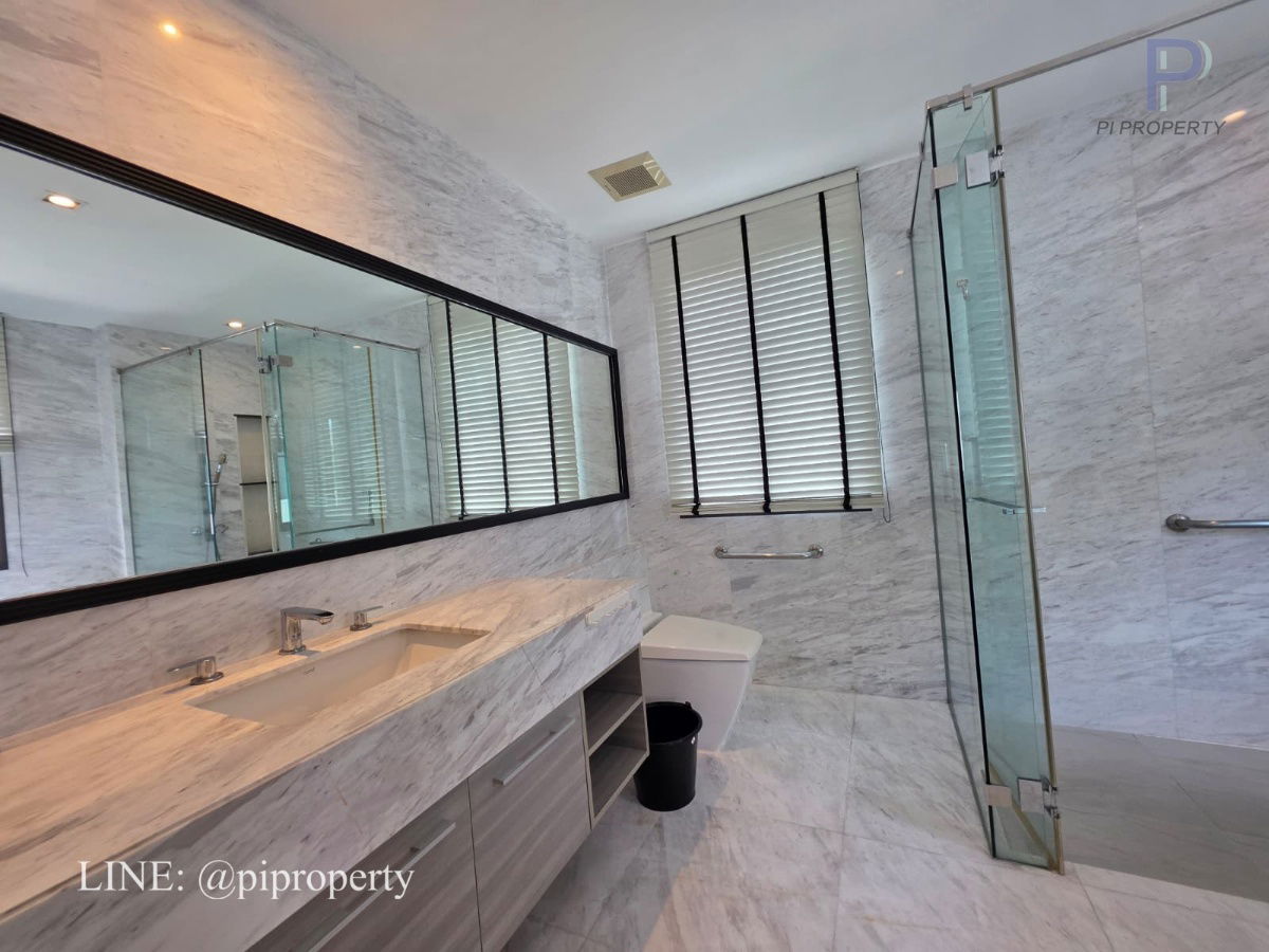 picture For Rent: Luxurious Villa in Grand Bangkok Boulevard Sukhumvit with 4 Bedrooms & 5 Bathrooms - 20/44