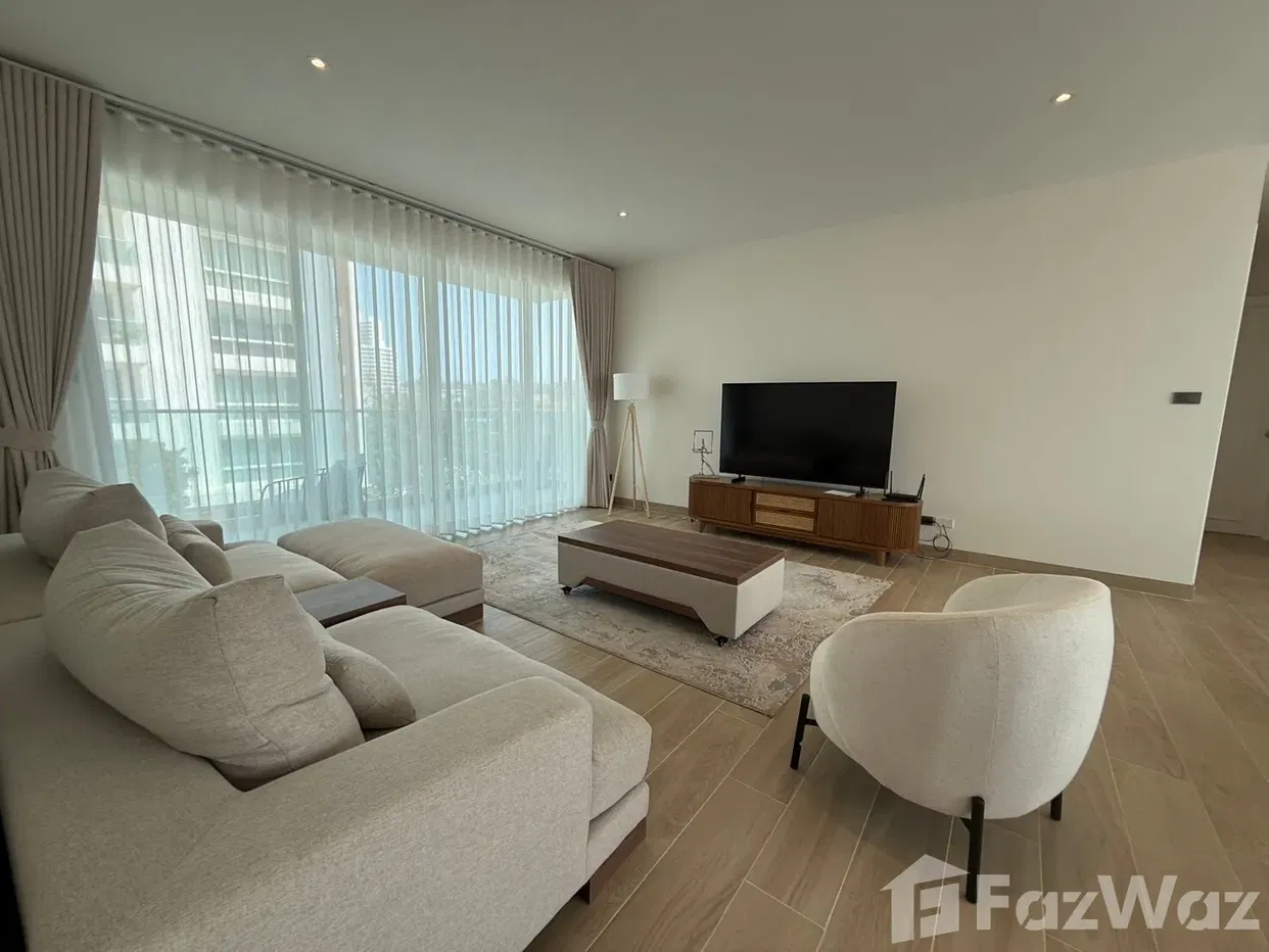 picture Newly Renovate 3 bedroom Condo at The Breeze - 8/39