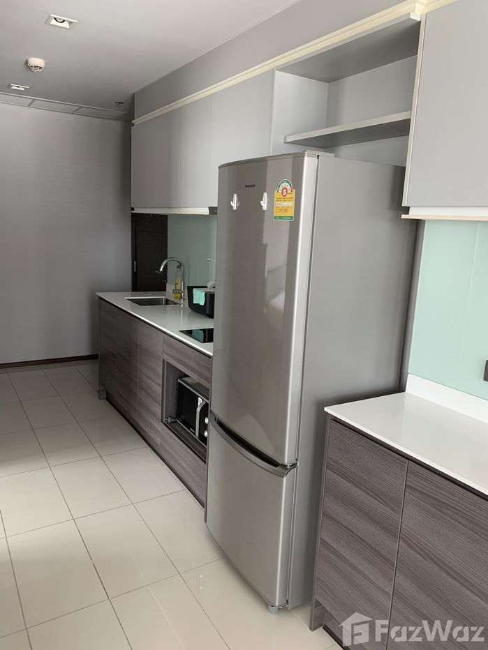 picture A Luxurious Piece of Comfort: Get Ready to Splurge on this Prime Condo! - 2/6