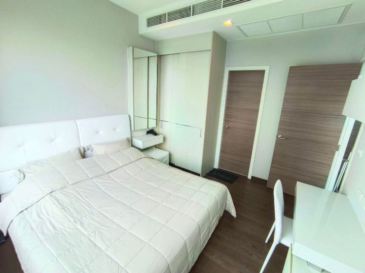 picture Q                          Asoke  - 13/13